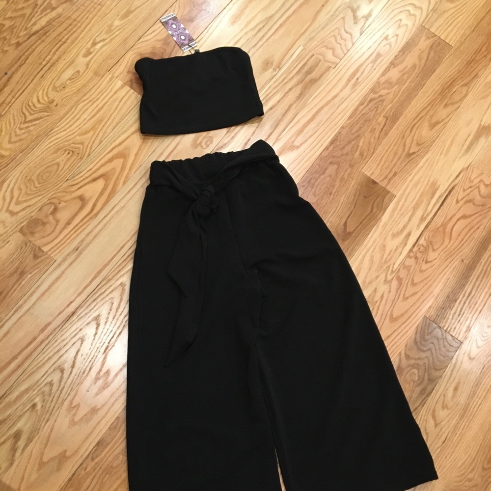 Boohoo set black top and bottom